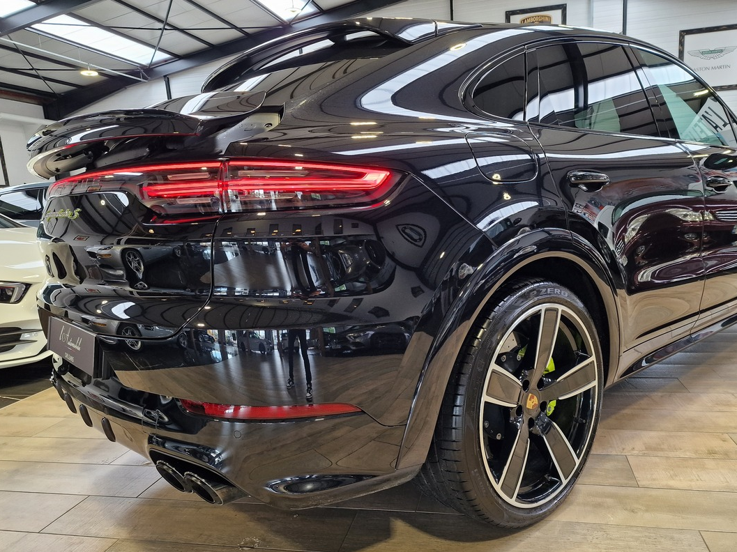 Porsche Cayenne Coupé 4.0 V8 680 TURBO S HYBRID C