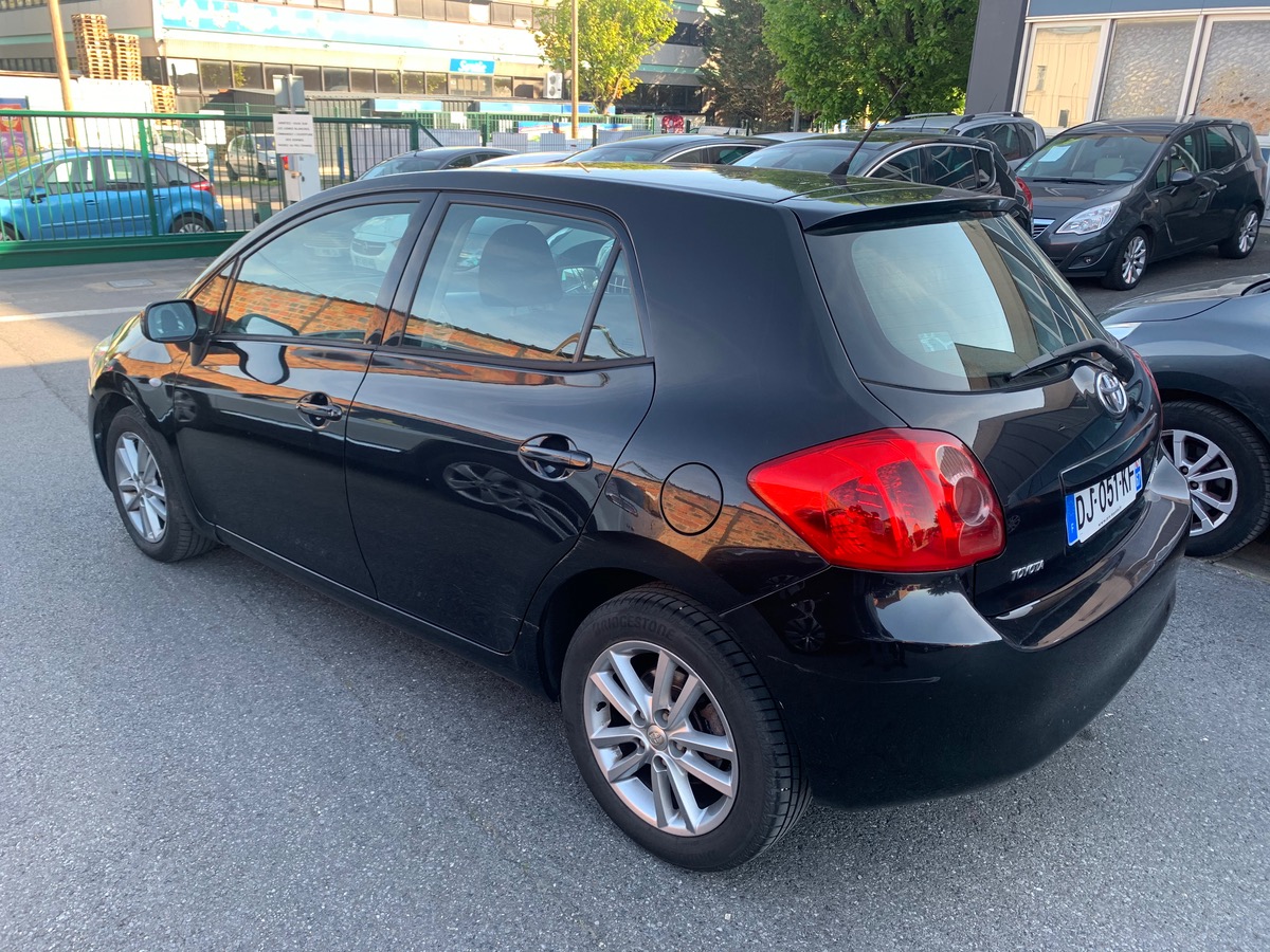 Toyota Auris 2.0 D-4D 126 CV 4X sans frais 