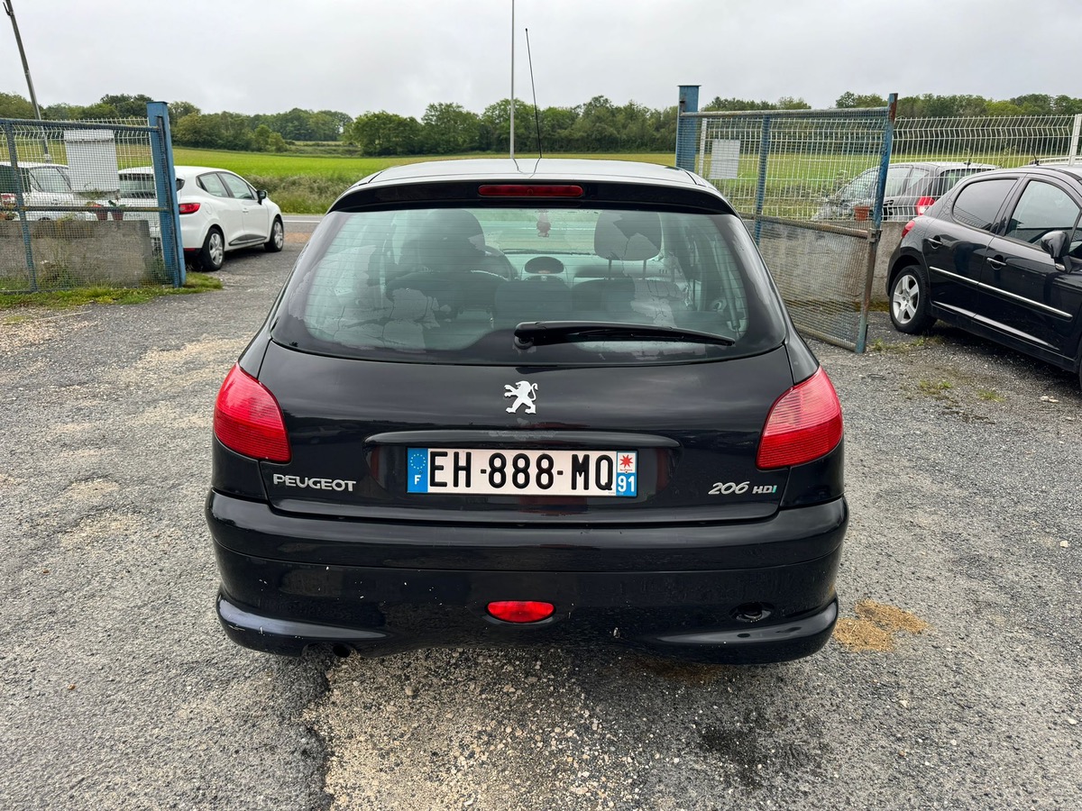 Peugeot 206 1.4 hdi 70cv 195002kms bon état 