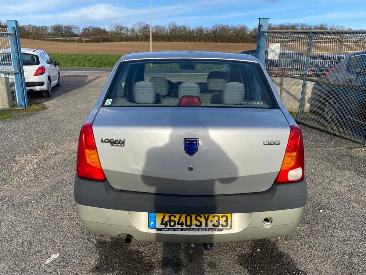 Dacia Logan 1.5 dci 70cv 1ere main 143679km avec crochet d’attelage