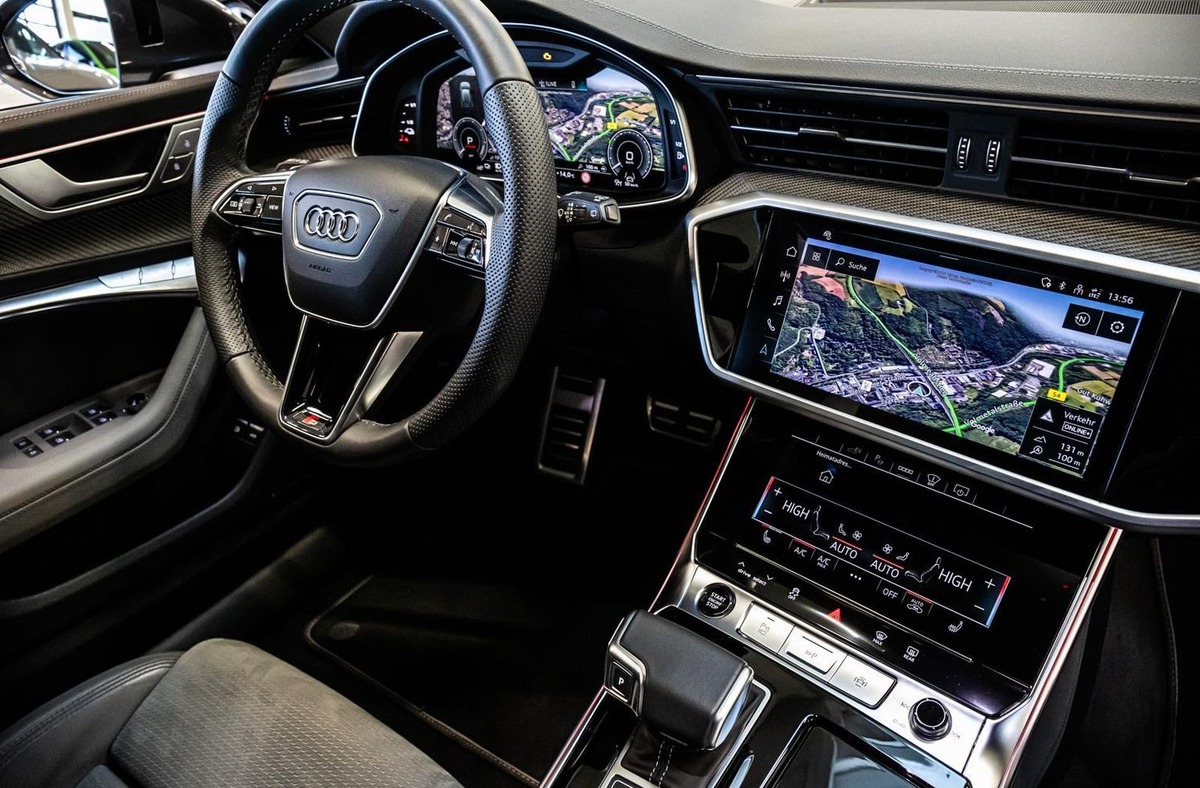 Audi A6 Avant 55 TFSI e 367ch Compétition quattro S tronic 7 B&O Toit ouvrant Attelage
