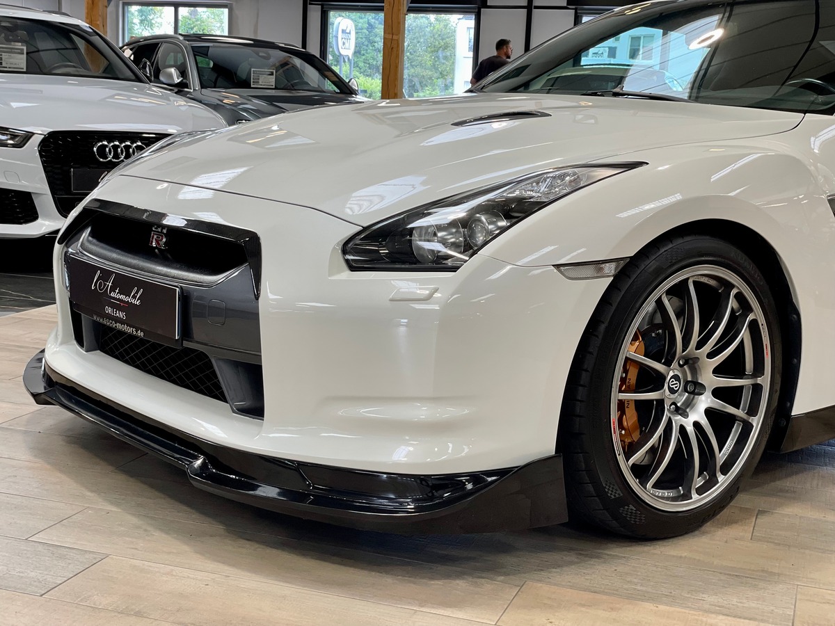 Nissan GT-R 3.8 V6 485 Black Edition 4WD b