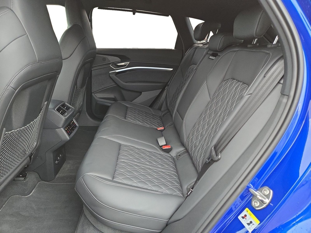 Audi SQ8 e-tron Sportback e-tron 503ch quattro Toit ouvrant Bang&Olufsen Attelage