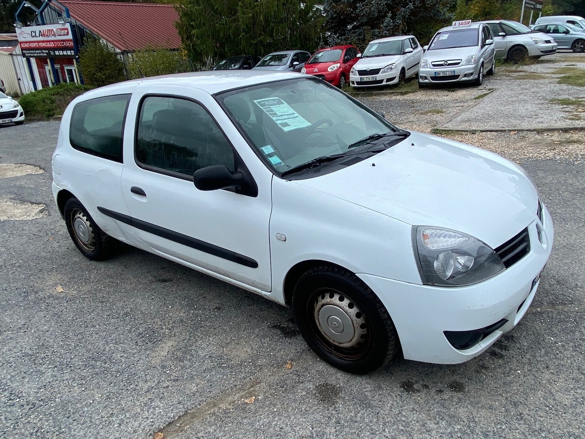 RENAULT Clio 1.5 dci 70cv 5 places 226033km