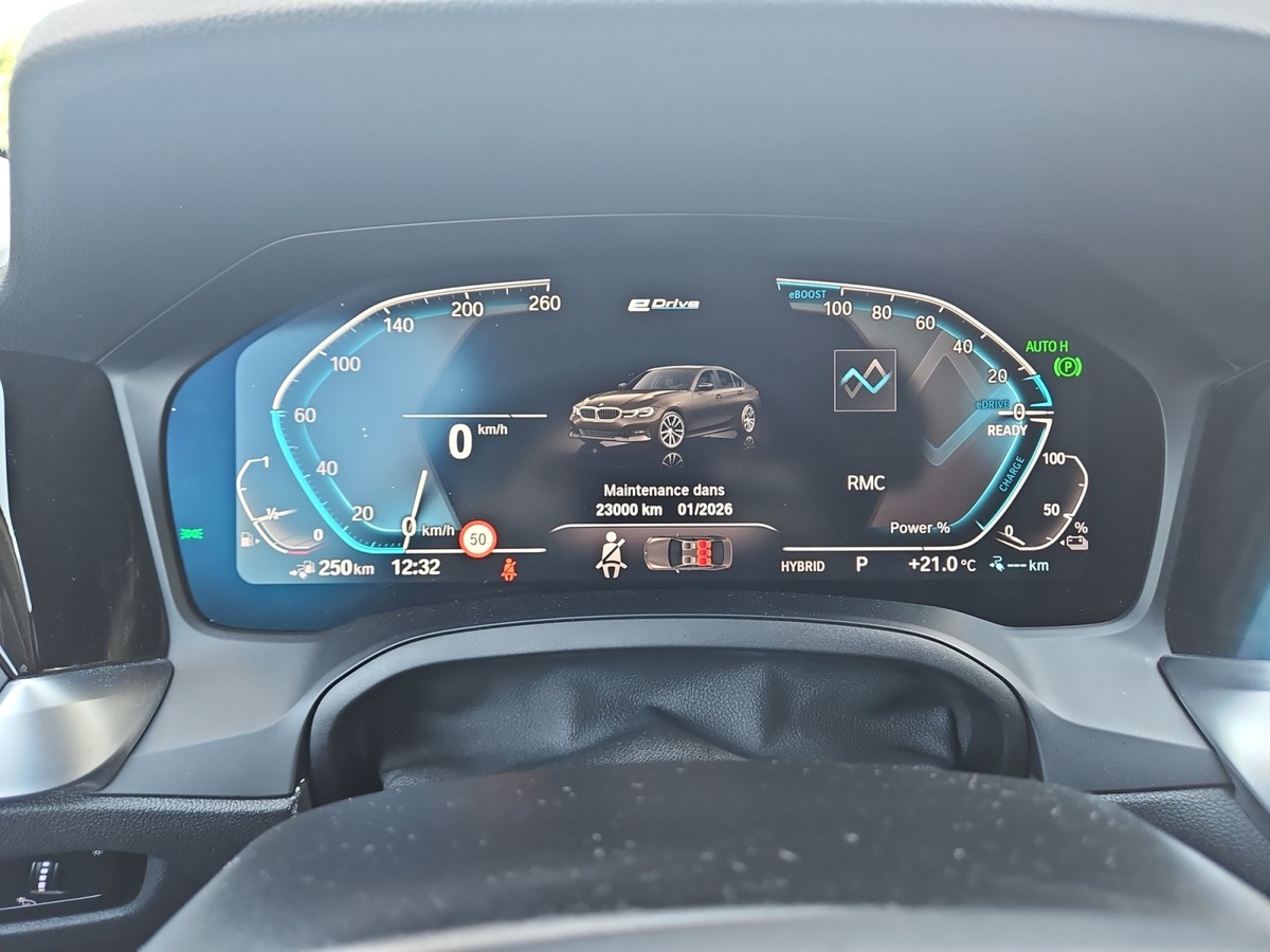 Bmw Série 3 330E SPORTLINE - GARANTIE 12 MOIS