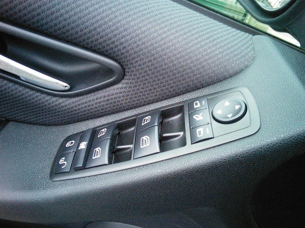 Kia XCeed 1.6 GDI HYBRID 105 PREMIUM