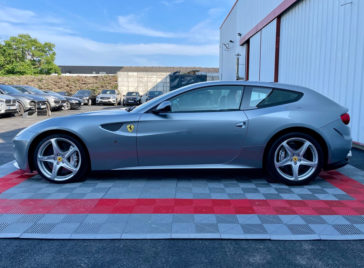 Ferrari Ff V12 4RM 660 FR POZZI