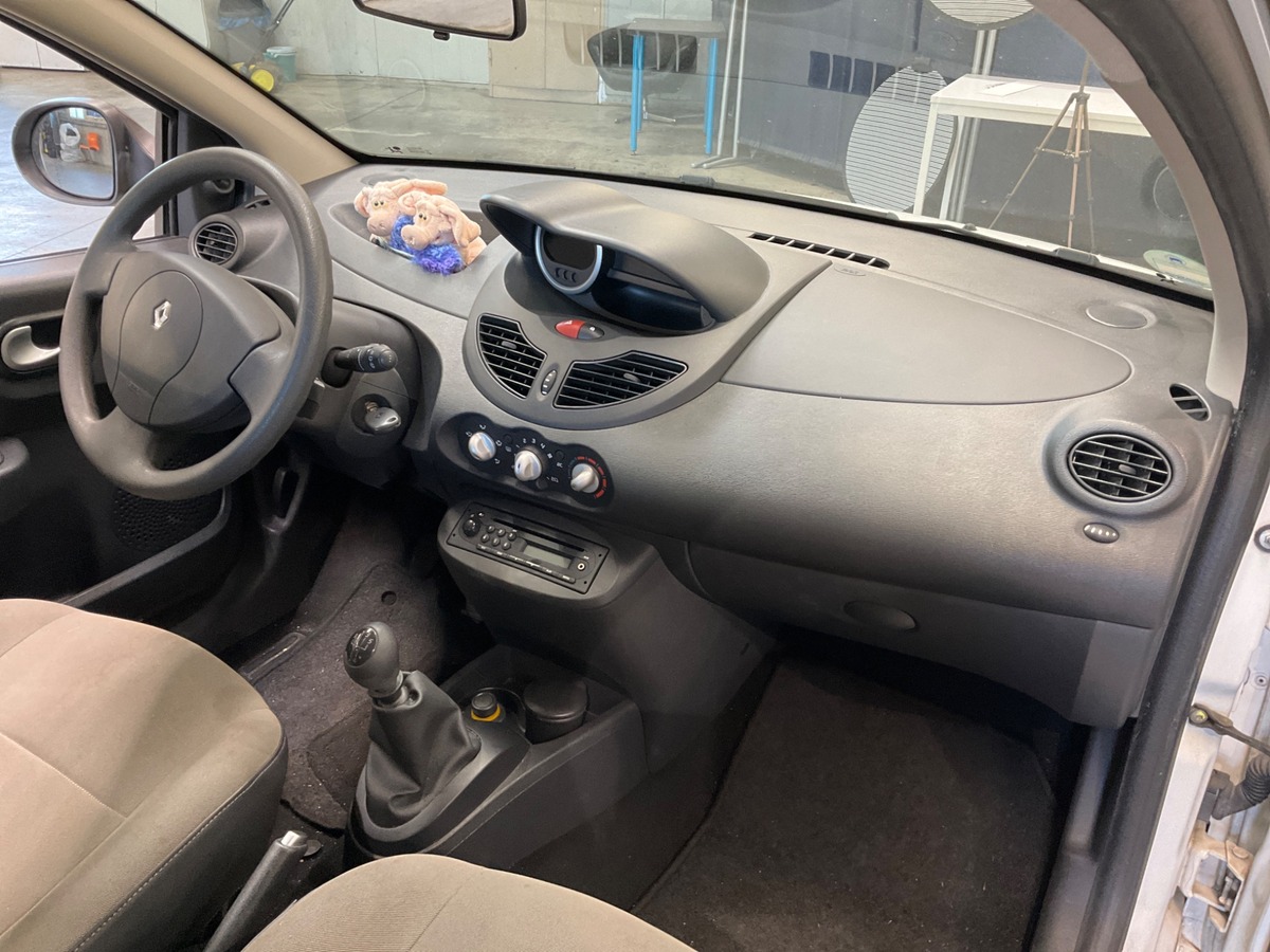 RENAULT Twingo II 1.2i 60 Authentique
