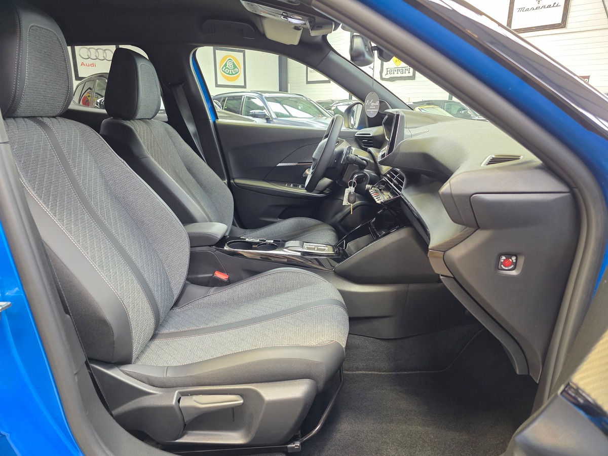 Peugeot 2008 II 130CH ALLURE BVA // ATTELAGE