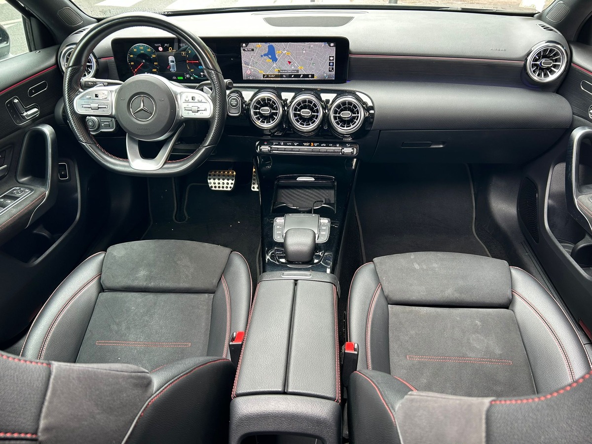 Mercedes-Benz Classe A IV 250 E 8CV AMG LINE 8G-DCT (Full Options)