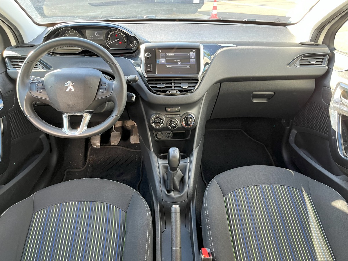 Peugeot 208 1.2 puretech 82 style