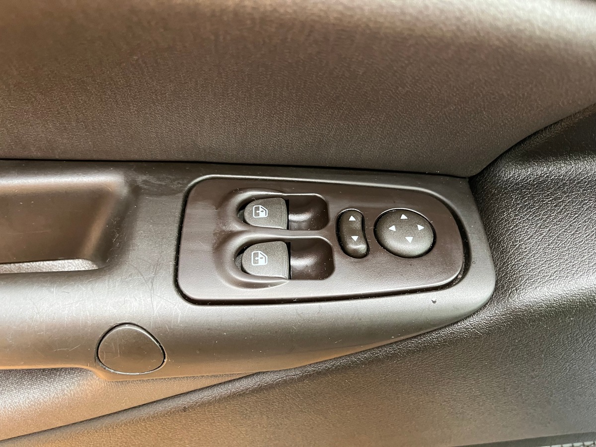 Lancia Ypsilon 1.4 i 95 ch ORO