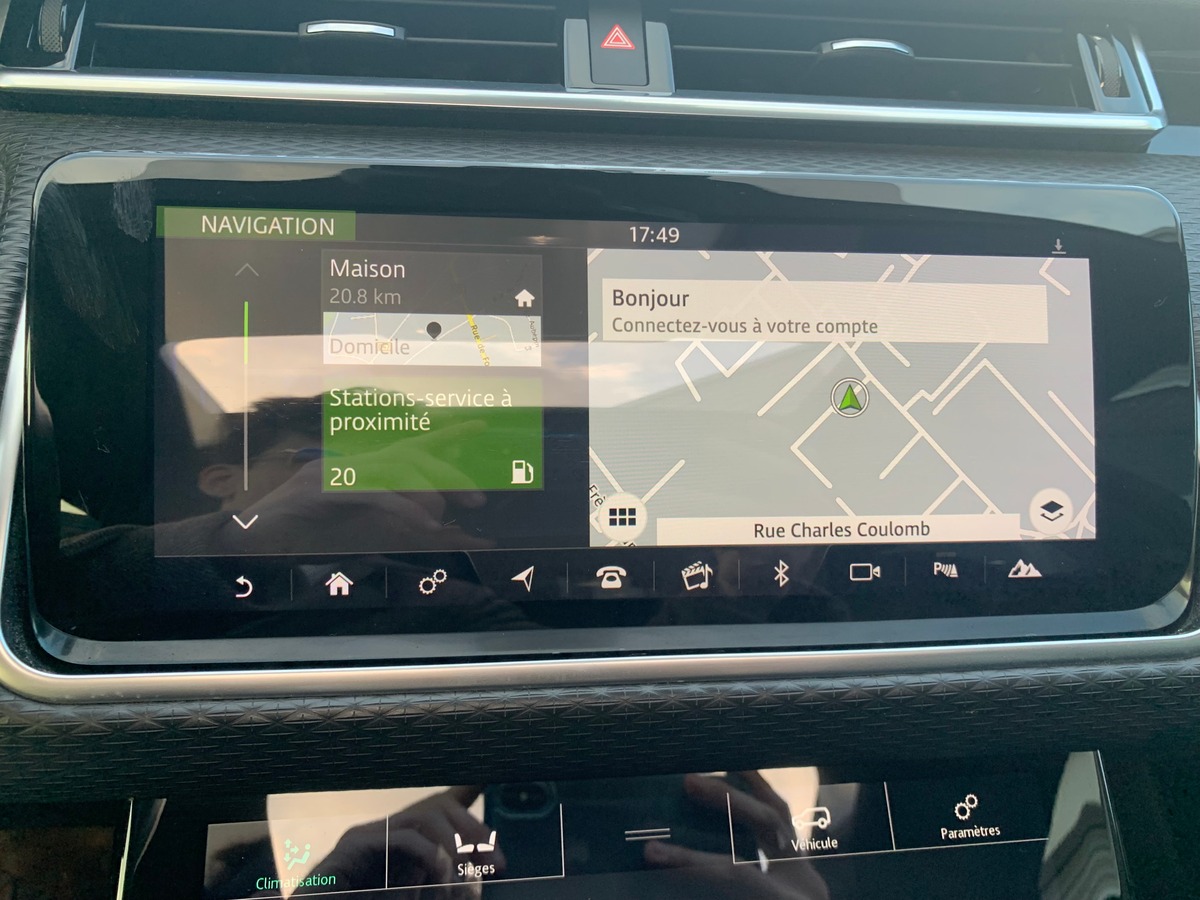 Land-Rover Range Rover Velar R-DYNAMIC 300
