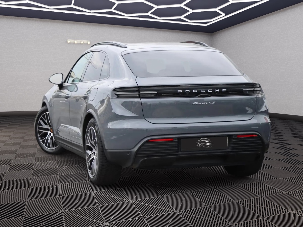 Porsche MACAN 4S 100% Electrique 516ch 22"/Sport Chrono/Pano/HeadUp/Innodrive