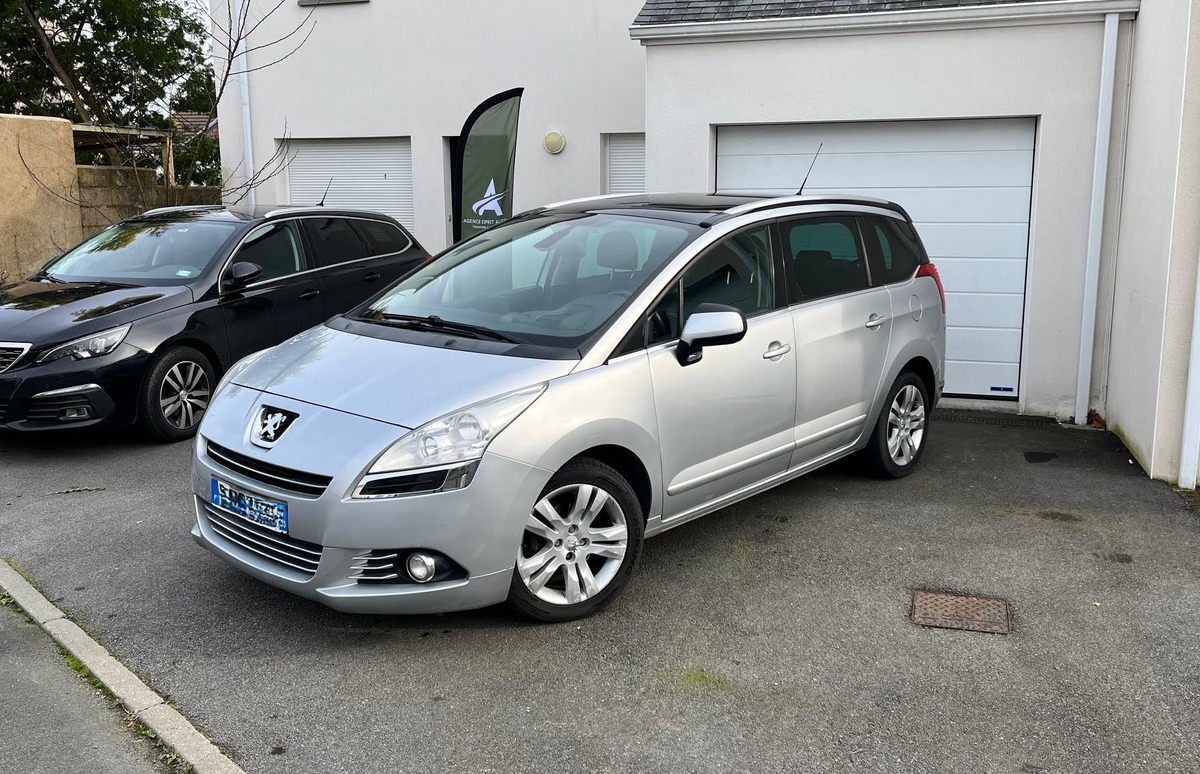 Peugeot 5008 1.6 BlueHDI 110 CV 7 PLACES ALLURE, Garantie 12 M,