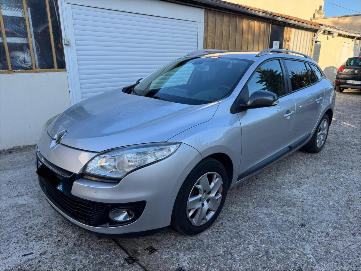 RENAULT Megane Break SUIVI FACTURE GPS RADAR DE RECUL DISTRIBUTION FAIT