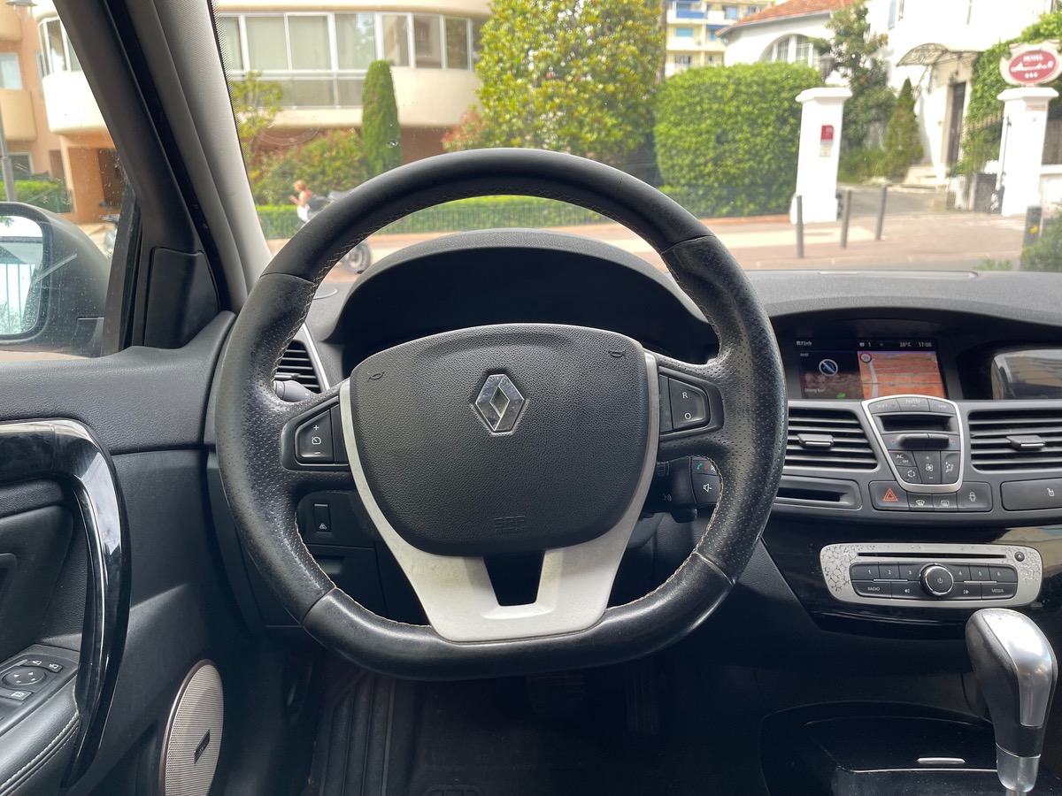 RENAULT Laguna 1.5 DCI 110 cv / Finition BOSE / Jantes / GPS / 5Portes / Boite Auto