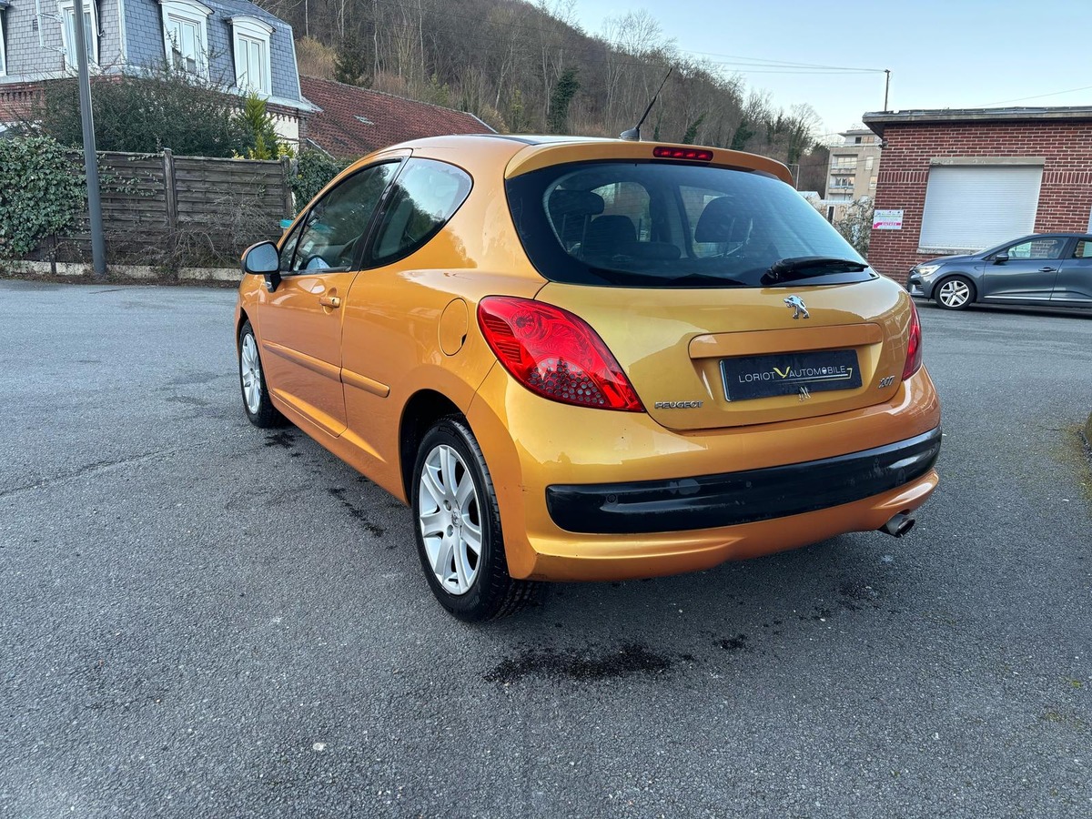 Peugeot 207 1.6 HDI 90 - PREMIUM - DISTRIBUTION NEUVE - REVISEE - GARANTIE
