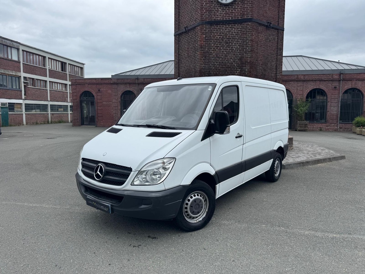 Mercedes-Benz Sprinter 906.613 210CDI 2.2 Fourgon moyen tôlé 3.0T 95 cv