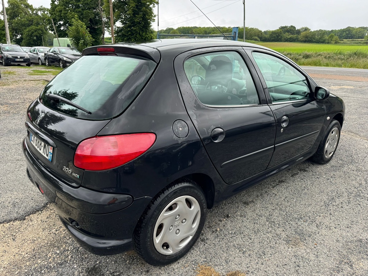 Peugeot 206 1.4 hdi 70cv 195002kms bon état 