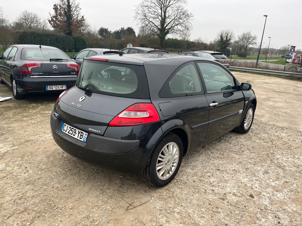 RENAULT Megane 2.0i 156142KM