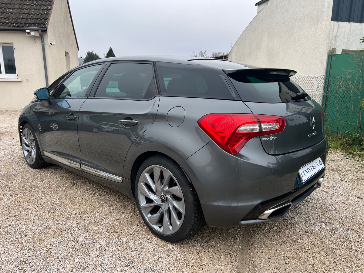 Citroën DS5 1.6 THP16v 200ch Sport Chic, Caméra de recul