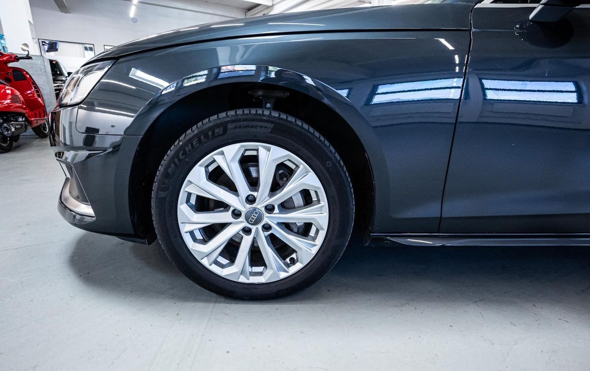 Audi A4 Avant V 40 TDI 204ch Advanced S tronic 7