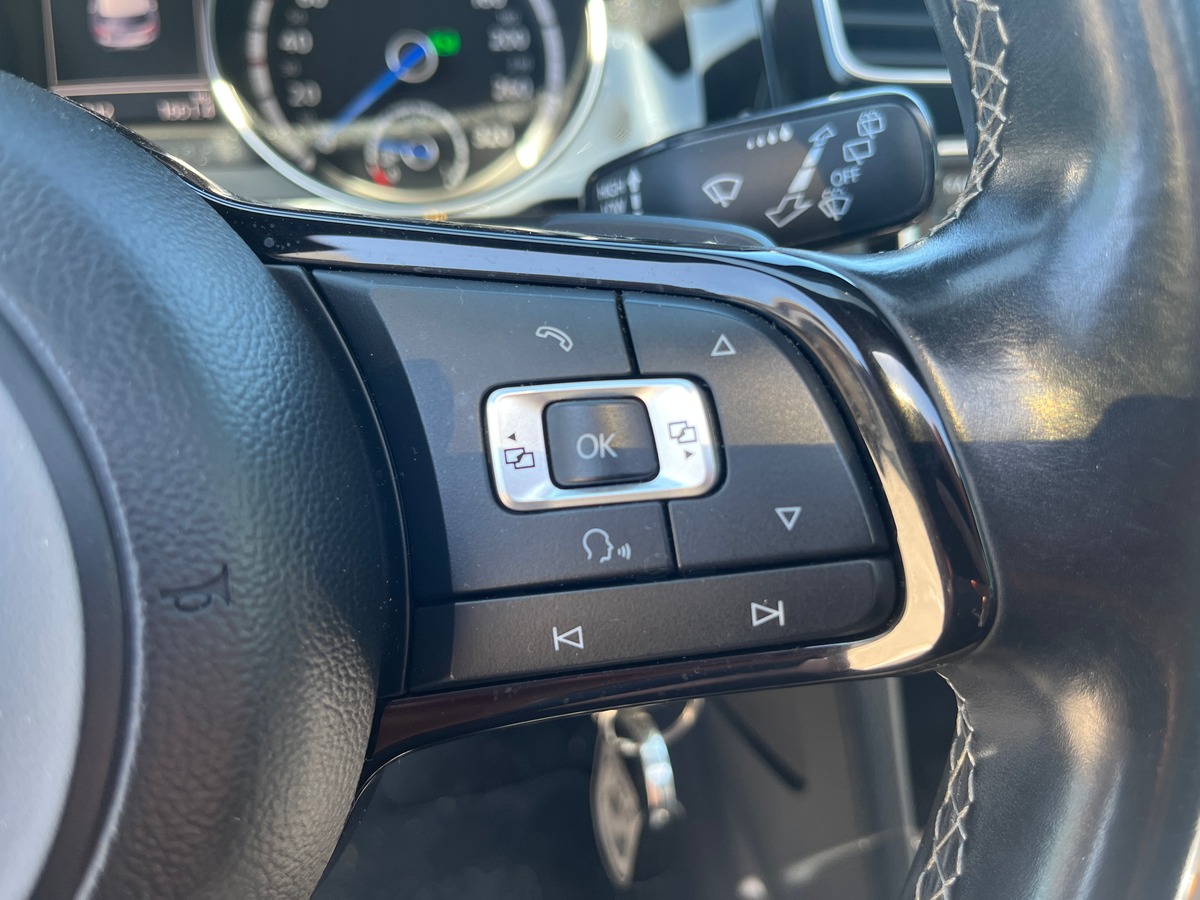 Volkswagen GOLF 7 R 300ch 4MOTION DSG6, TOIT OUVRANT, GPS