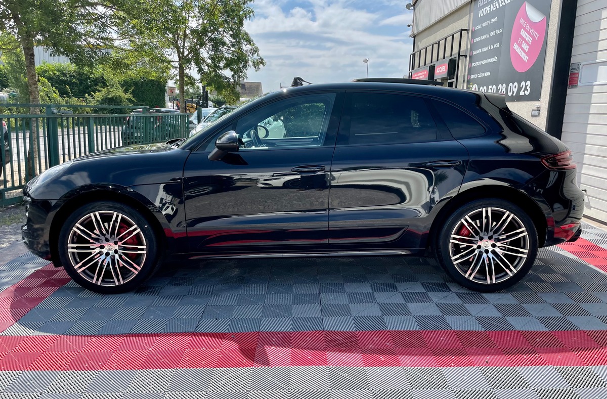 Porsche Macan 3.6 V6 TURBO 400 Full Options a