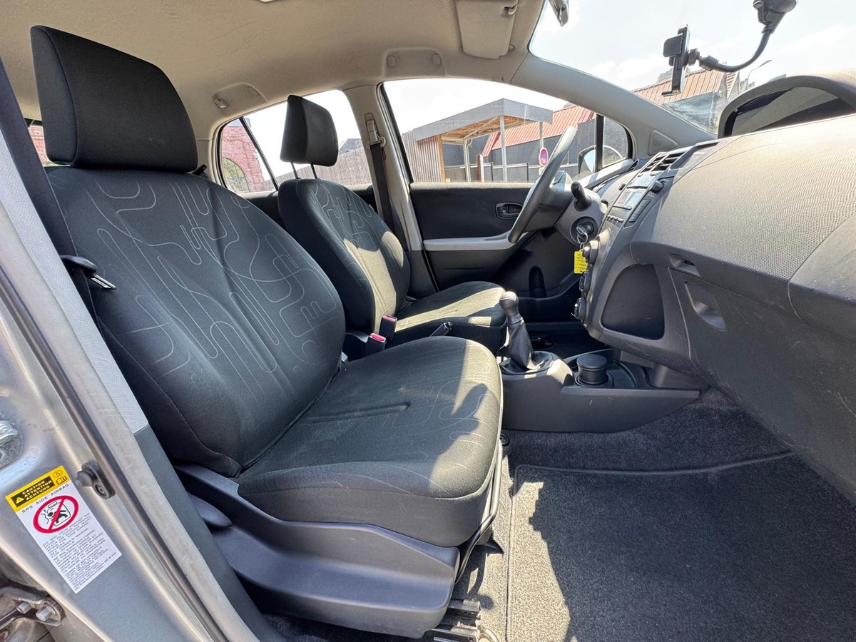Toyota Yaris 2 France 5 portes 1.0 VVTi 68 cv
