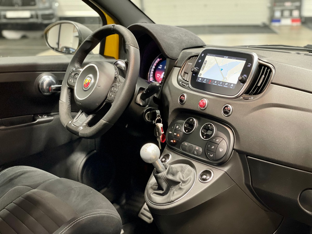 Abarth 500 1.4 Turbo T-Jet 180 595 Competizione