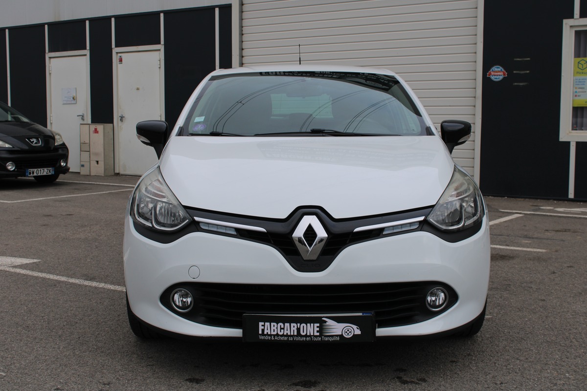 RENAULT Clio IV - 0.9I TCE 90CH LIMITED - Garantie 12 Mois