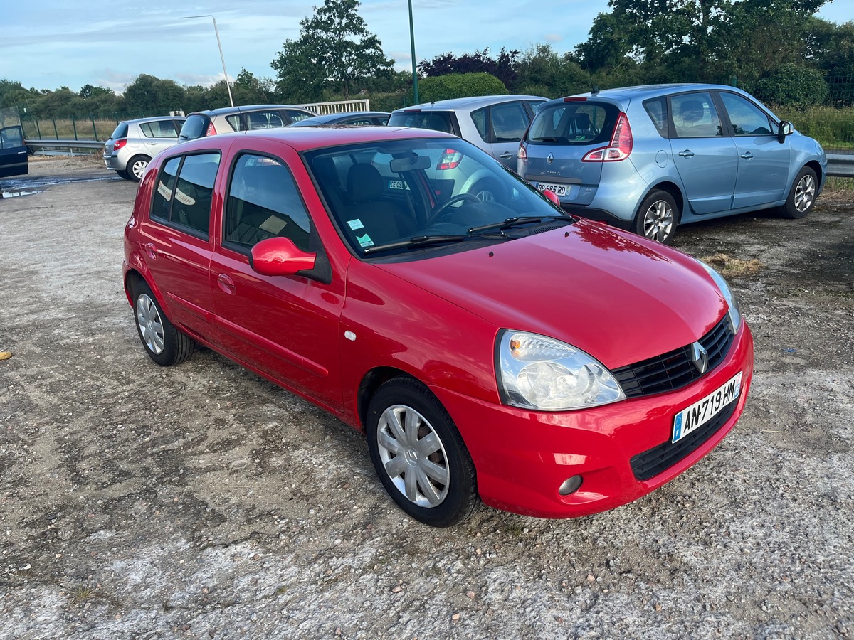 RENAULT Clio 1.5 dci 128195km