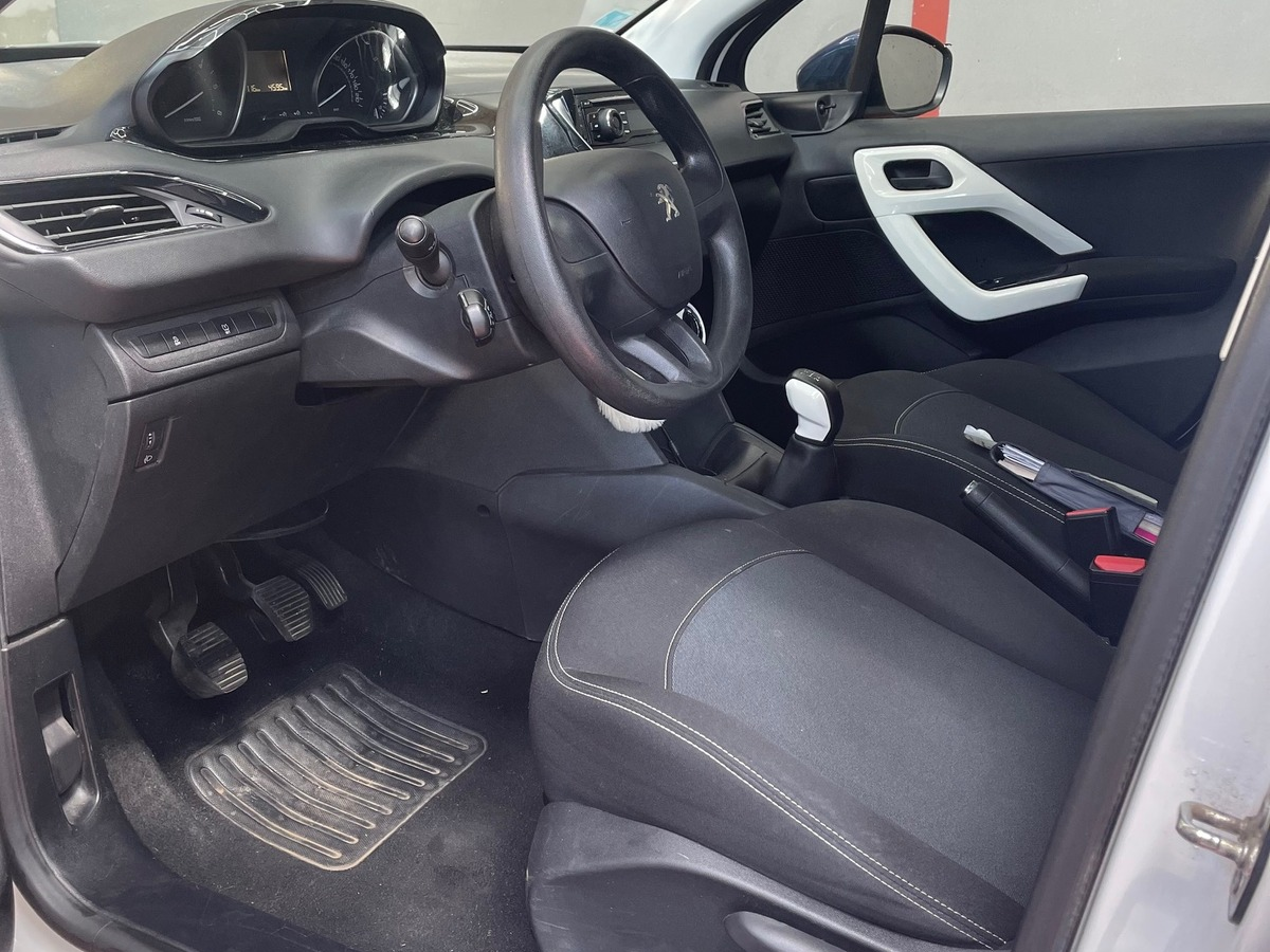 Peugeot 208 1.6 hdi Like 75ch Garantie 6 mois ✅