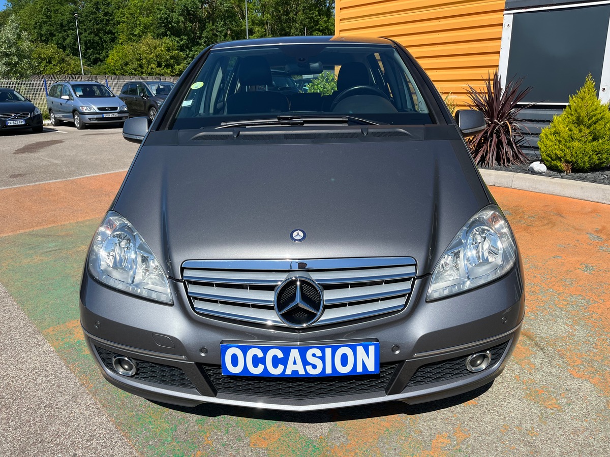 Mercedes-Benz Classe A A180 Phase 2 2.0 CDi CVT 110 CH Boîte automatique AVANTGARDE