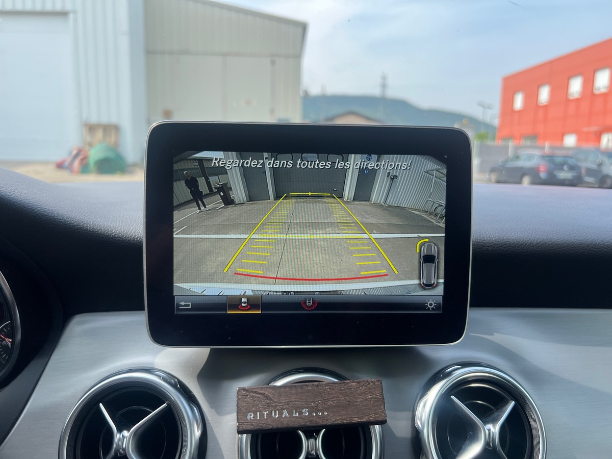 Mercedes-Benz GLA 200 FASCINATION AMG LINE, SUIVI COMPLET MERCEDES, TOIT OUVRANT