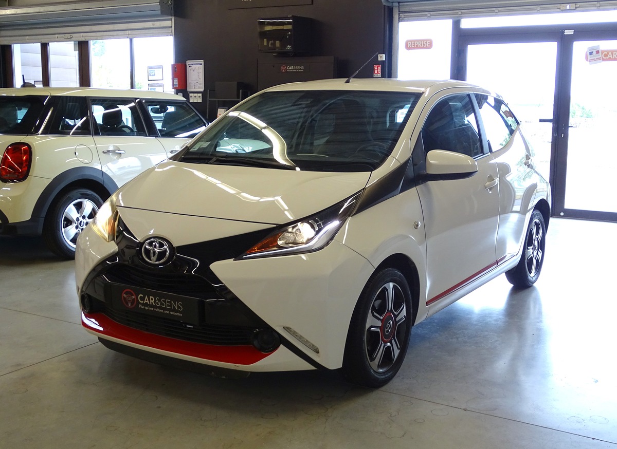 Toyota Aygo II 1.0 VVT-I 69 Ch X-PLAY 5P ( Caméra de recul / Régulateur / Clim )