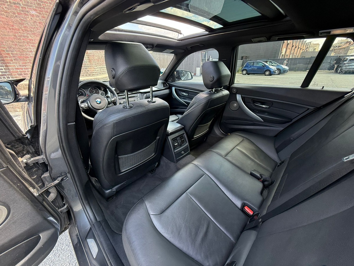 Bmw 330 D PACK M / HARMAN KARDON / VOLANT M