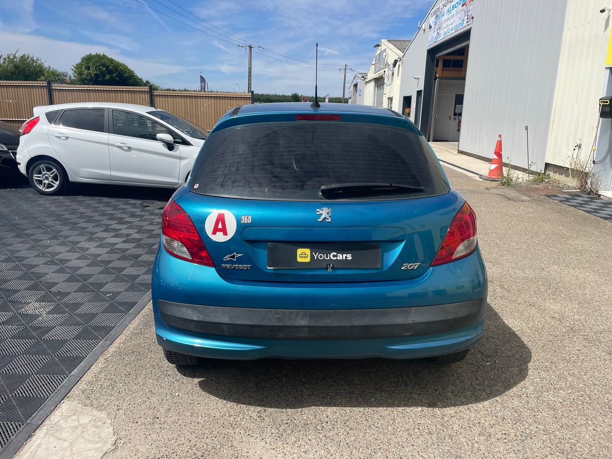 Peugeot 207 1.4 90 CV IDEAL JEUNE PERMIS - CLIMATISATION - POSTE BLUETOOTH - REGULATEUR DE VITESSE