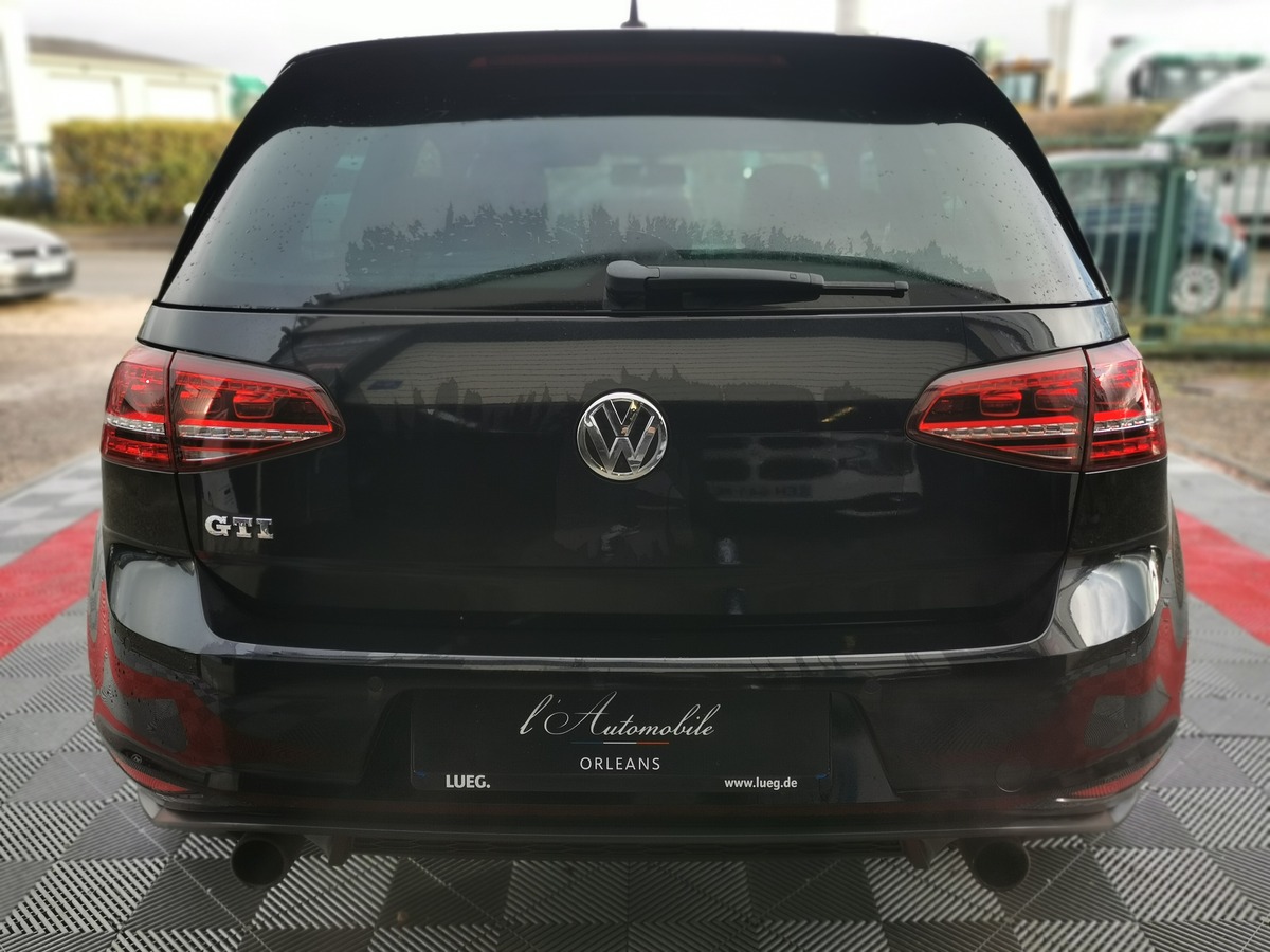 Volkswagen Golf 7 VII GTI 2.0 TSI 220 DYNAUDIO