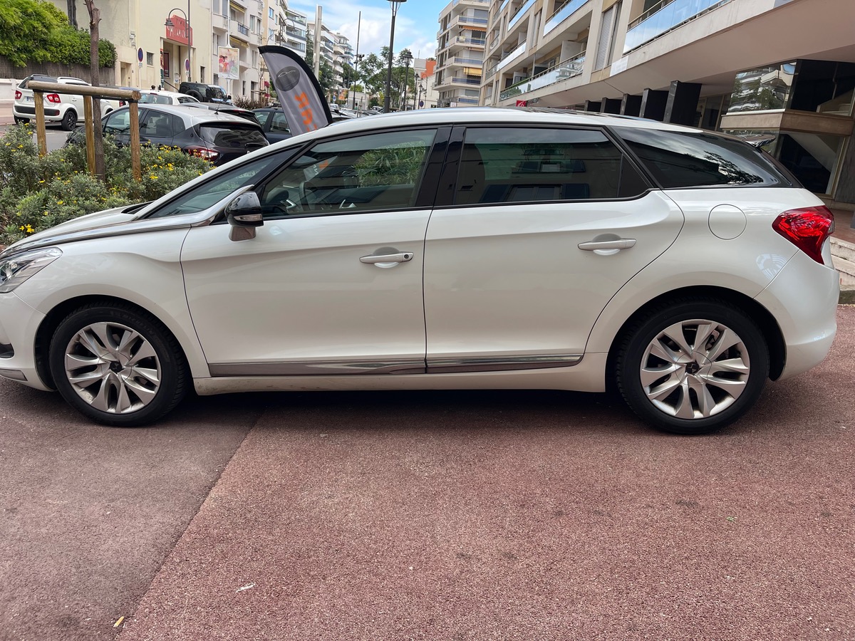 Citroën DS5 1.6 THP 165 CV / Toit Panoramique / Sport Chic / Cuir Alcantara / Caméra / GPS