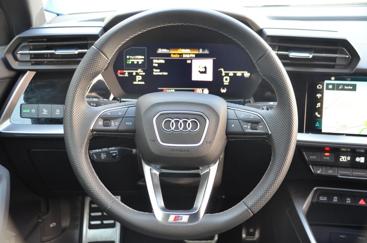 Audi A3 Berline IV 40 TDI 200ch S line quattro S tronic 7 / soutien lombaire / hayon électrique