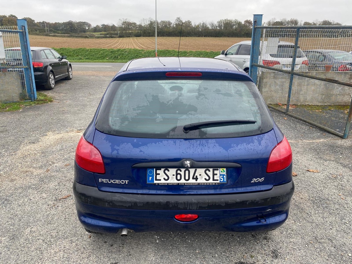 Peugeot 206 1.4i 75cv boîte automatique faible km 