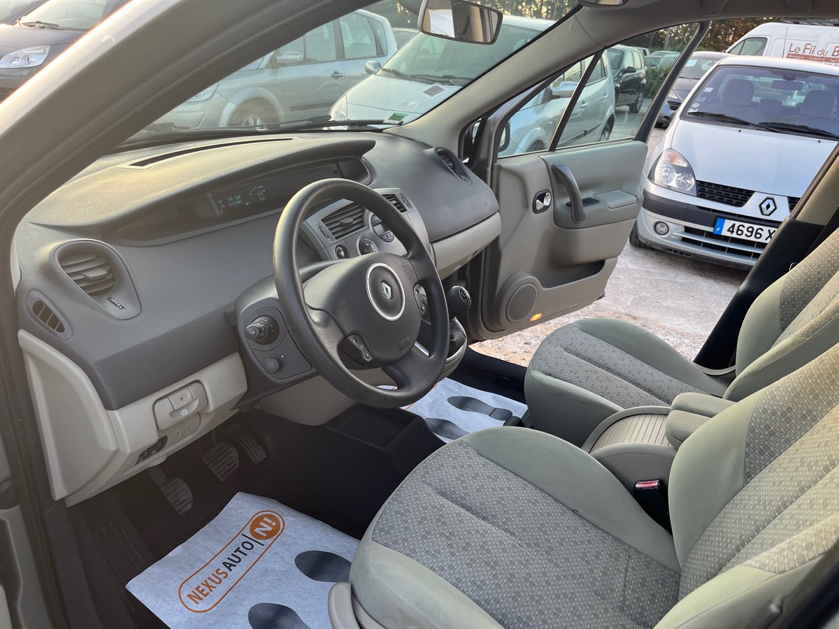 RENAULT Scenic 1.5 dci 201130KM