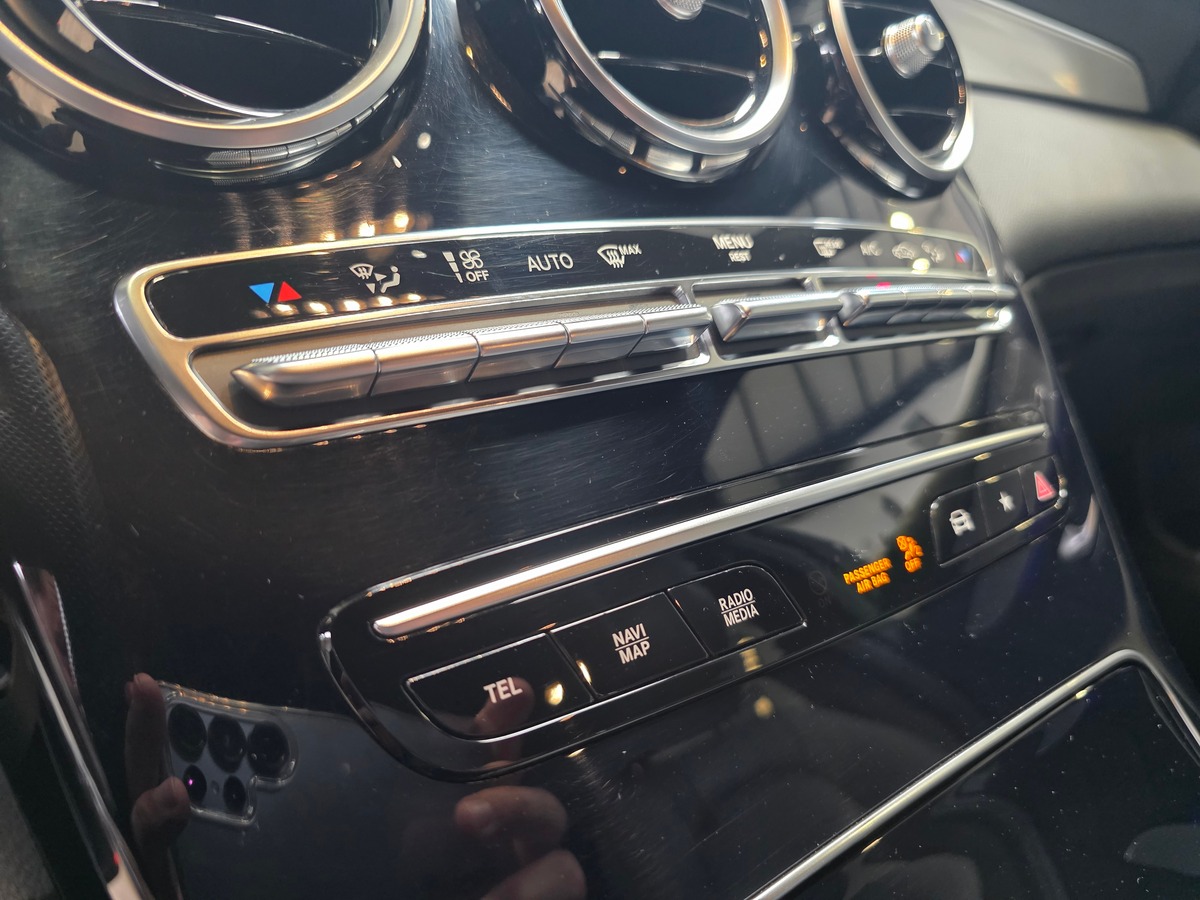 Mercedes-Benz Class GLC 3.0 43 AMG 390 PHASE 2 // SIEGES CHAUFFANTS / VENTILES // CAM / 21
