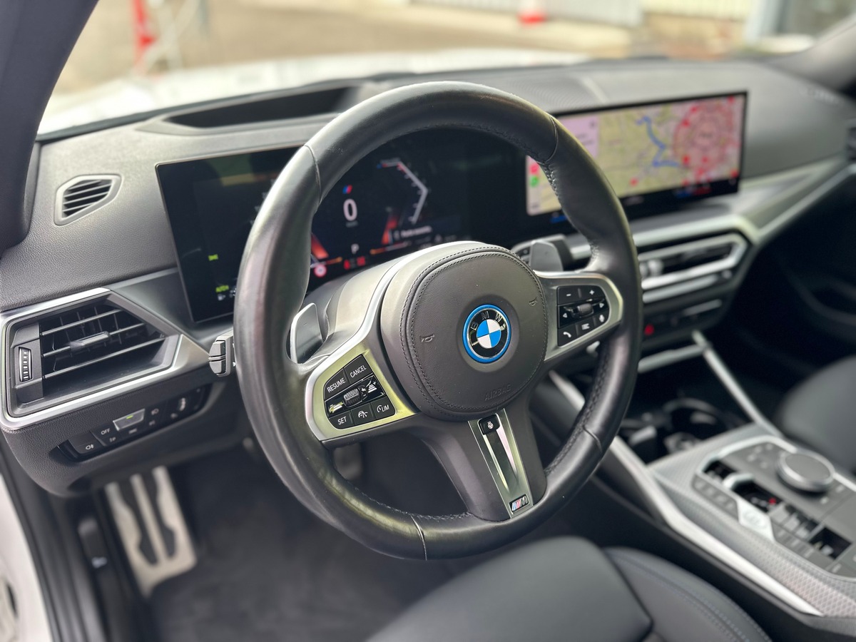 Bmw Série 3 330e xDrive 2.0 292cv PACK M - CAMERA 360 - ATTELAGE - EXTENSION GARANTIE BMW - CARPLAY