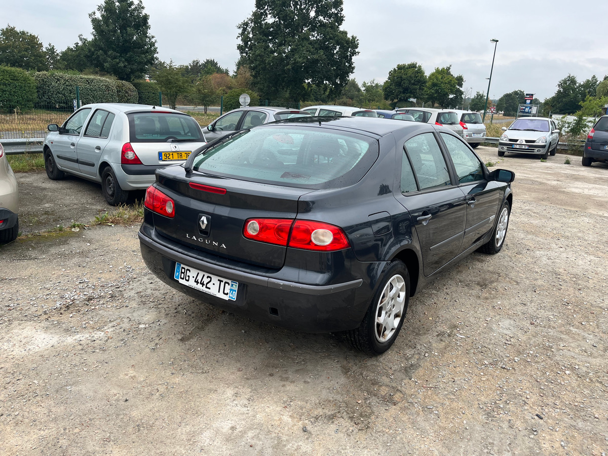 RENAULT Laguna 1.6i 16v127291 km