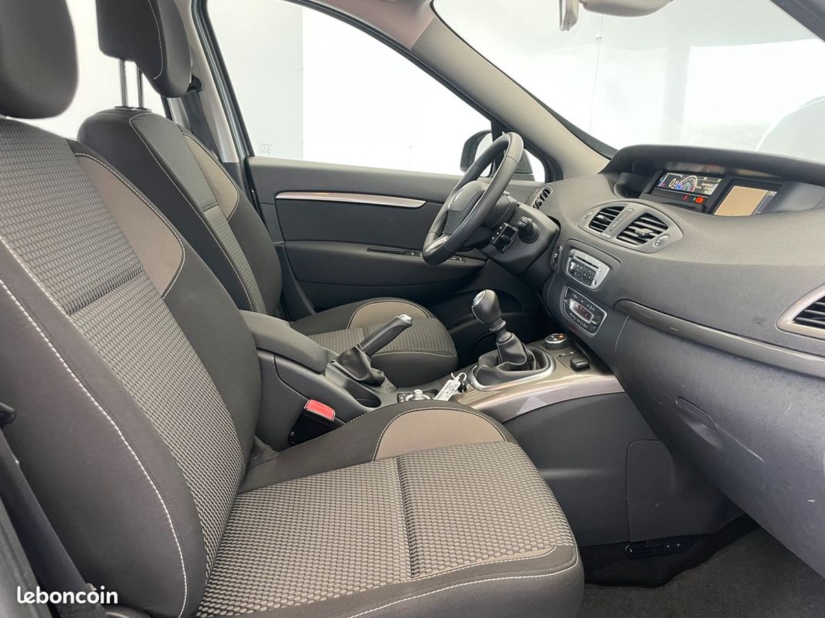 RENAULT Scenic 1.5 DCI 110  XMOD Zen première main 09/2013 98.951 kms