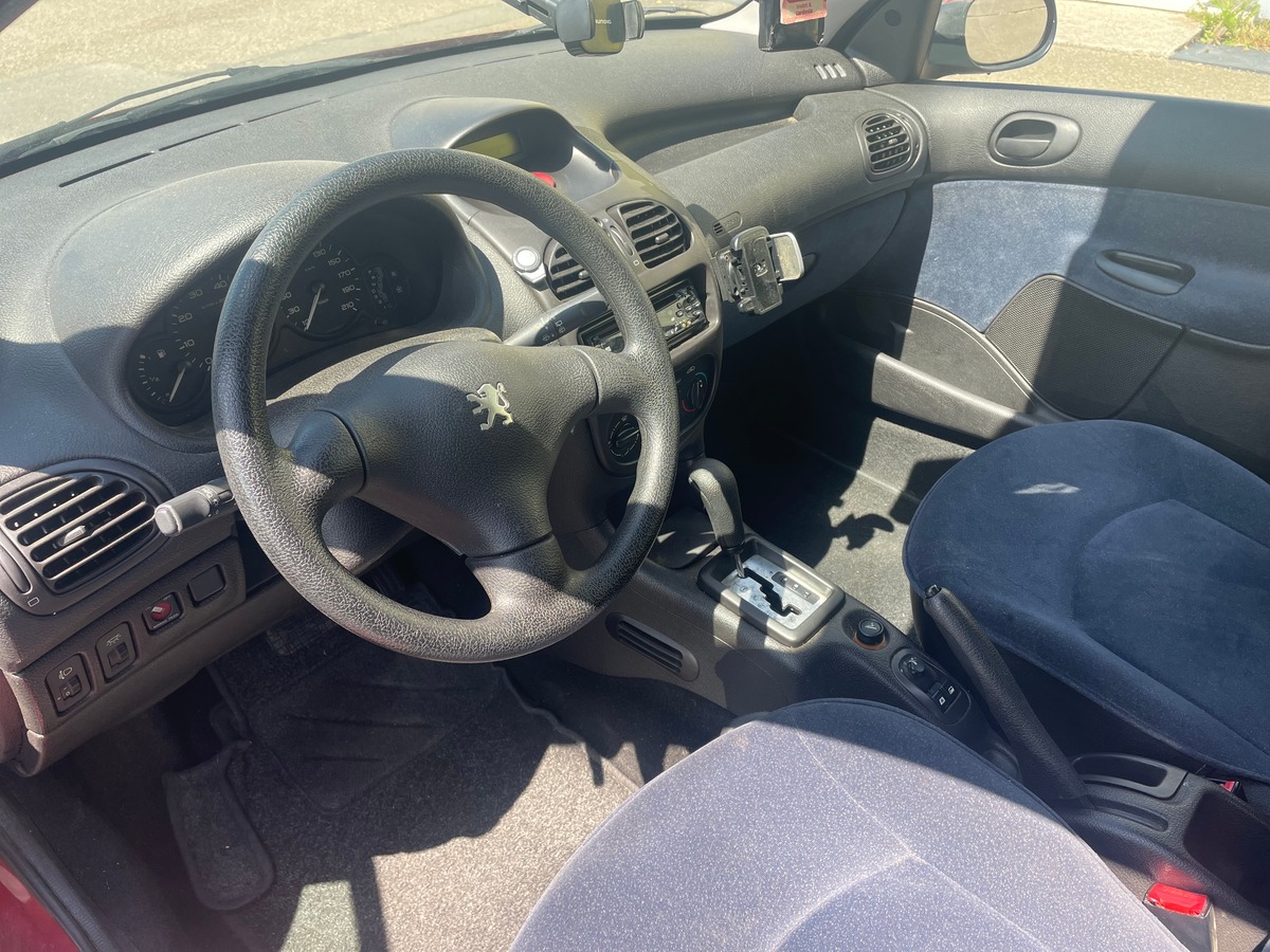 Peugeot 206 1.4 BOITE AUTOMATIQUE - CLIMATISATION - POSTE BLUETOOTH