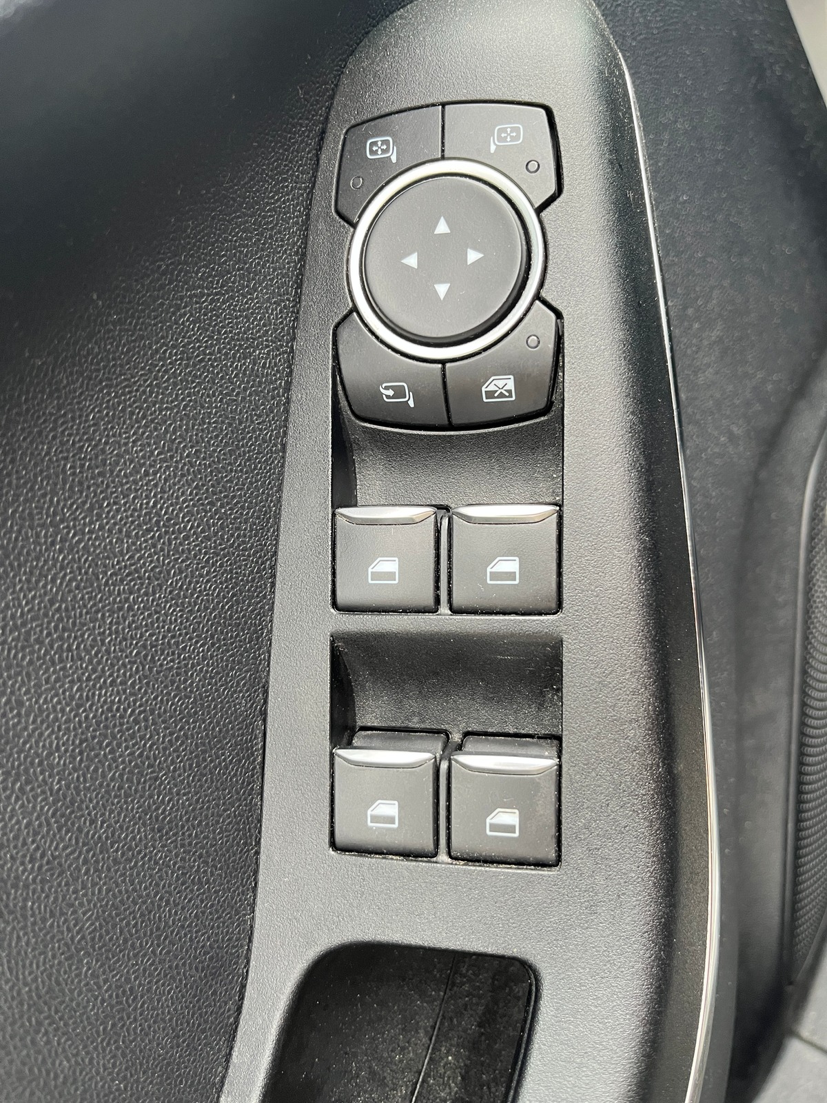 Ford Fiesta 1.0 ECOBOOST MHEV 125ch ST-LINE X, SUIVI FORD, CHARGEUR A INDUCTION, CARPLAY, REGULATEUR